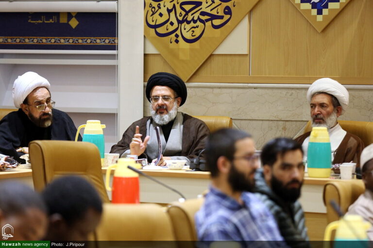 Qom Hosts International Panel on Confronting Western Colonialism Through Imam Khamenei’s Thought