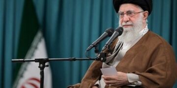 قائد الثورة الإسلامية: على المسيحيين والمسلمين استحضار دروس السيد المسيح (ع)