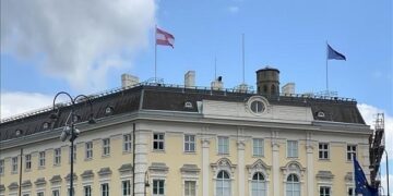 هجوم مسلح يستهدف مسجداً في النمسا.. الشرطة تفتح تحقيقًا