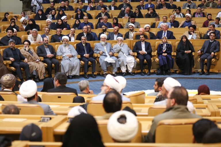 تقرير مصور | الحفل الختامي لجائزة الإمام الخميني (رض) العالمية الاولى