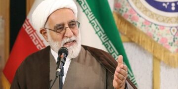 نائب مدير حوزة قم العلميّة: الثورة الإسلاميّة حرّرت الشعب الإيرانيّ من خناق الطاغوت ونقلته إلى رحاب «الحرّيّة»