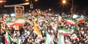 فيديو | رسالة دعم وإرادة.. مسيرات ليلية متواصلة في شوارع طهران ومحافظات إيران