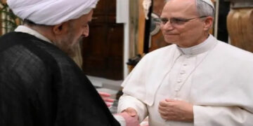 Pope Awards Highest Diplomatic Honor to Iranian Envoy to the Vatican