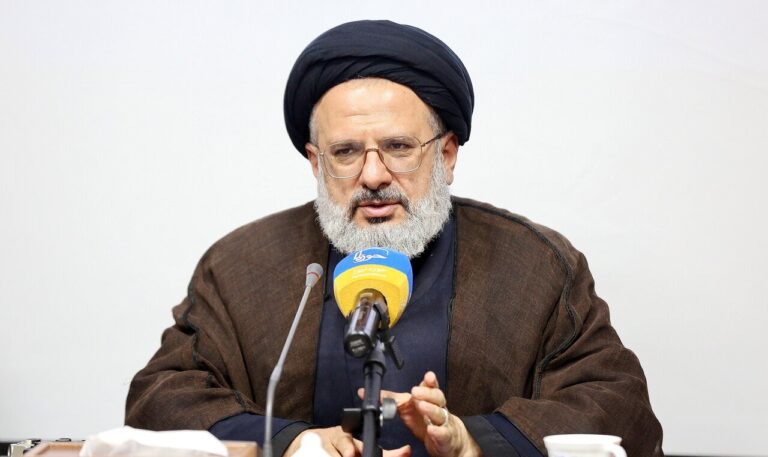 معاون الشؤون الدوليّة في الحوزات العلميّة الإيرانيّة: “صناعة الحضارة” هو أبرز ما يُتوقّع من الحوزة العلميّة.. ميثاق “الحوزة العلميّة الرّائدة والمتفوّقة” خارطة طريقٍ للحضور في الساحة العالميّة