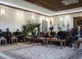 متولی شرعی حرم حضرت عباس (ع) در دیدار با خانواده‌های شهدای ایرانی بر اهمیت صبر و ثبات بر عقیده تأکید کرد
