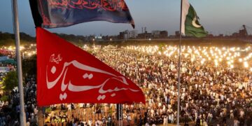 فیدیو | حفل تأبيني مهيب لقائد الثورة الشهيد في لاهور ويوم بيعة استثنائي لآية الله السيد مجتبى الخامنئي