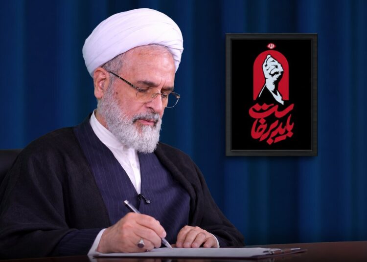 آية اللّه الأعرافيّ: ليكن المراسلون الرواة الأوّلين للأحداث متسلّحين بـ”الأخلاق المهنيّة” و”التحليل المعزّز للبصيرة”.