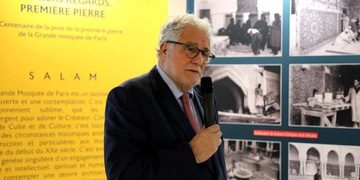 عميد مسجد باريس ينتقد استهداف المسلمين