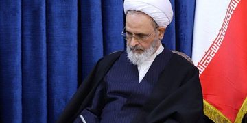 آية الله الأعرافيّ يندّد بحظر الحجاب في مدارس أذربيجان